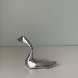 Vintage Minimalist Swan #981